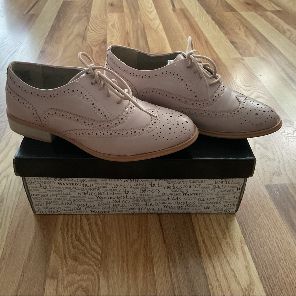 Women's Pink Oxford Shoes